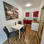 Apartman 50m2 In Zittauer Stadtzentrum Innenstadt Innenring Lage - Wohnen Auf Zeit In - 1 Raum Zittau