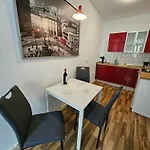 50m2 In Zittauer Stadtzentrum Innenstadt Innenring Lage - Wohnen Auf Zeit In - 1 Raum Apartman